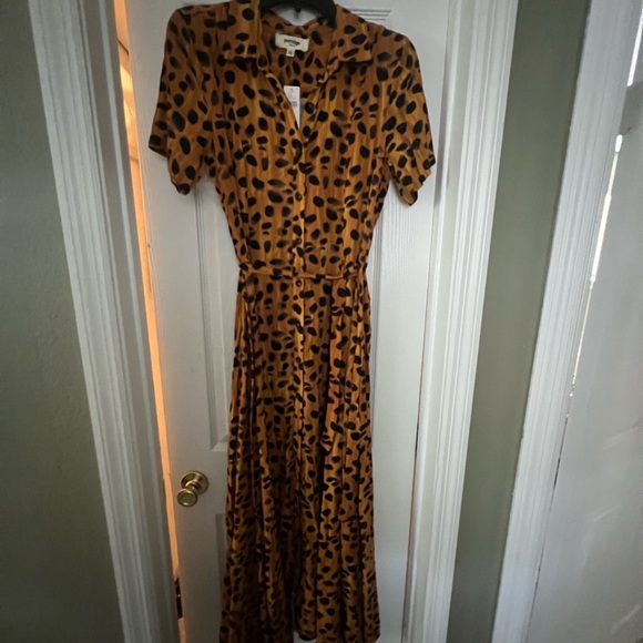 Anthropologie Dresses & Skirts - Women’s Short-Sleeve Leopard Print Maxi Dress NWT Anthropologie